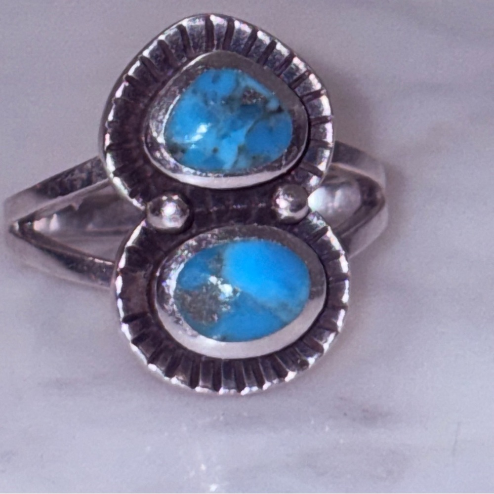 Turquoise in a “Snake Eyes” 925 Sterling Silver Setting - Picture 5 of 11